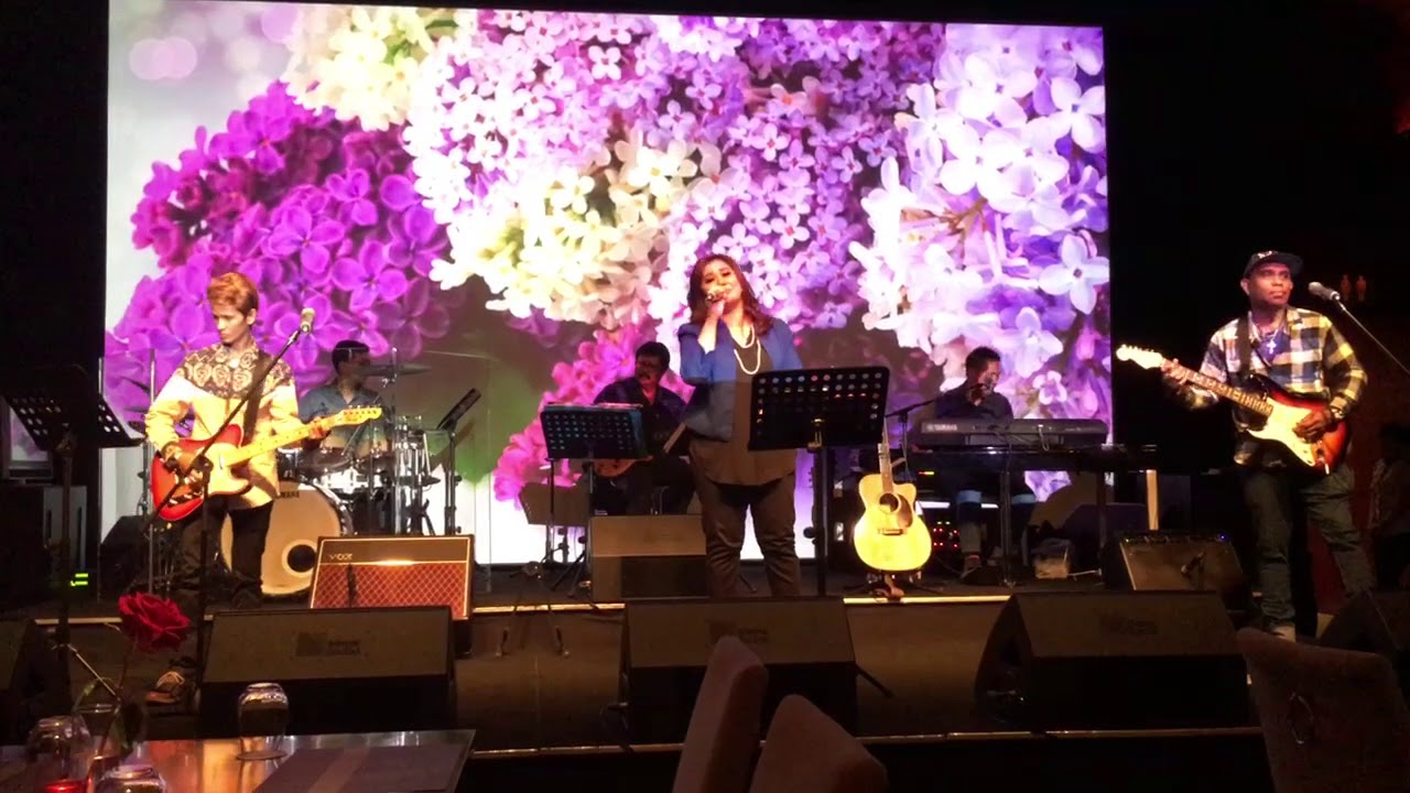 Shelvi Flashback Band