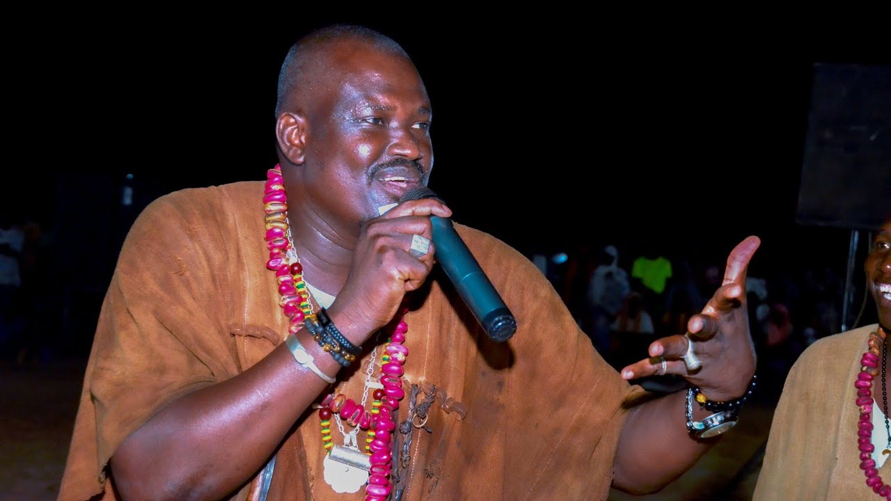 Mamadou Dembélé dit DABARA Artiste chanteur balafoniste 