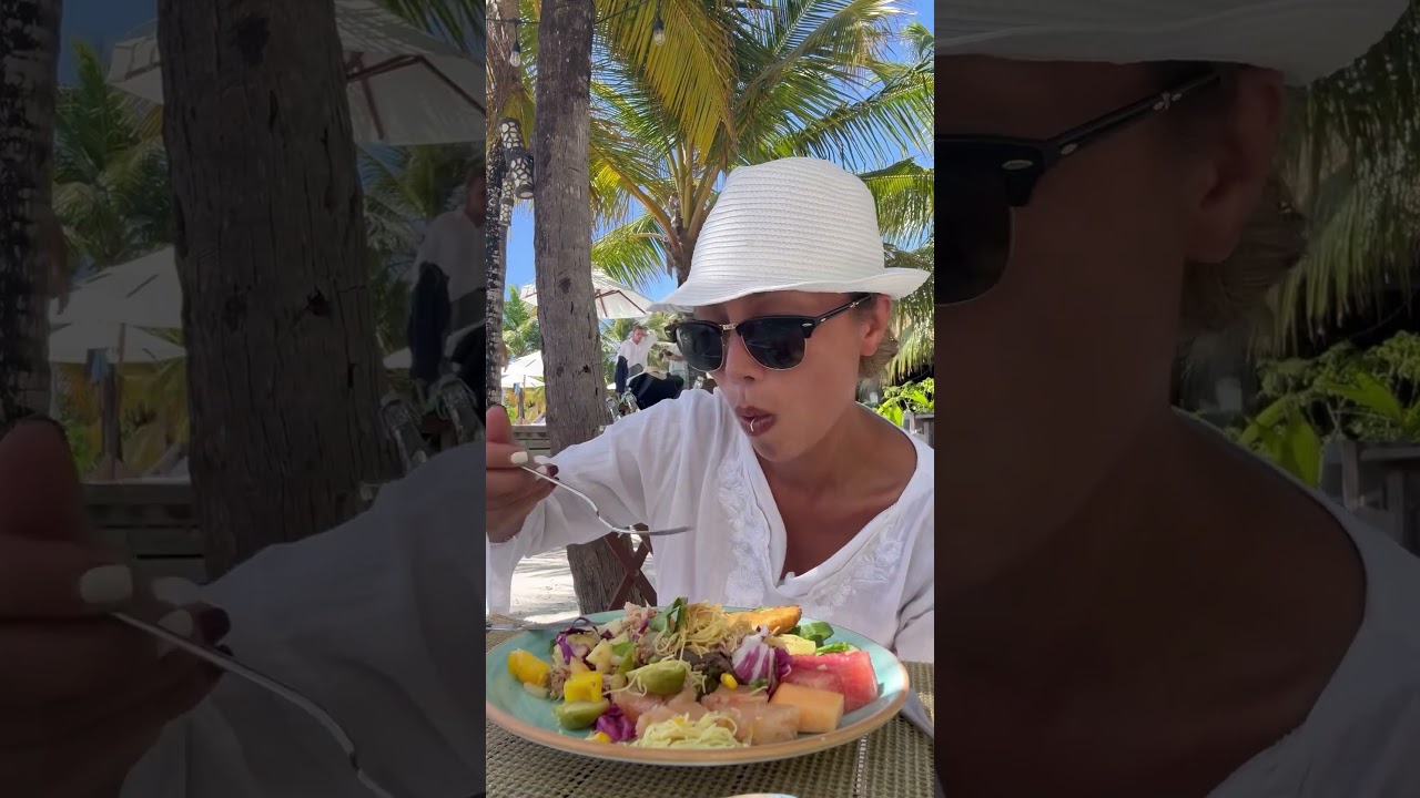 Bữa trưa ở đảo kuredu maldives 🇲🇻 - Lunch in kuredu island maldives 🇲🇻