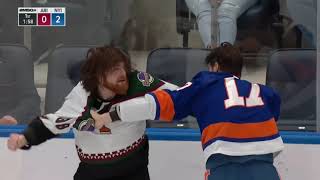 Matt Martin drops the gloves with Liam O'Brien