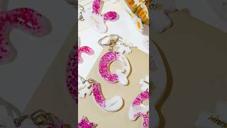 Easy Resin Letter Keychain DIY 💖#BondCraftor #UVResin #ResinKeychain #LetterKeychain #ResinArt