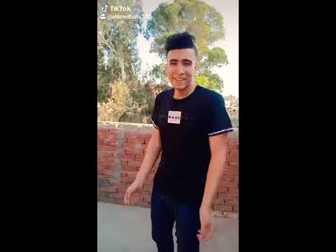 مجتش مره ضحكت ودلعتنى بنت الوسخه
