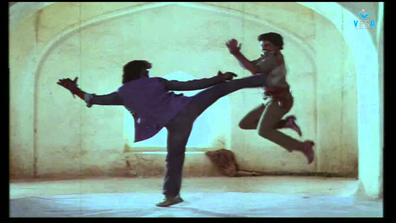 Aakari Kshanam Movie - Bhanu Chander and Suresh Best Action Scene