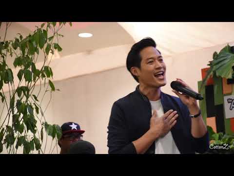 261117 - จะทำยังไง + ที่เดิมในหัวใจ (Acoustic) - (ตู่ ภพธร) | งาน Fresh & Farm 2017 @ The Promenade