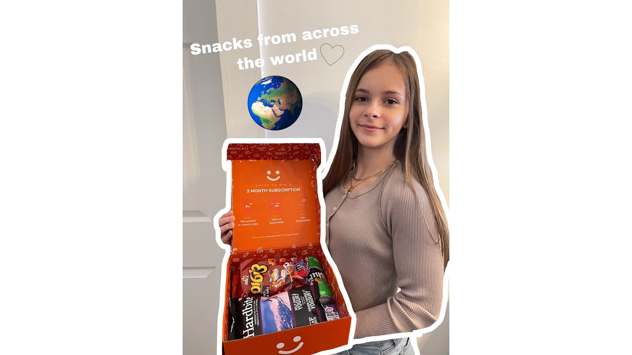 TRYING SNACKS FROM AROUND THE WORLD! MunchPack Subscription Box