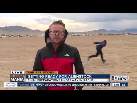 guy-does-naruto-run-pass-news-reporter!