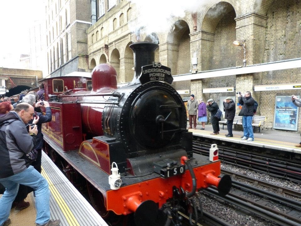 The 'Met150 UNDERGROUND PIONEER' with Metropolitan No.1 + No.12 "Sarah Siddons" - 13/01/2013