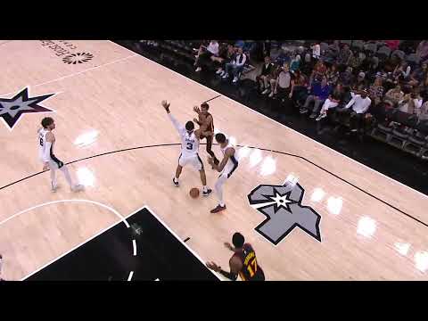 Trae Young NUTMEGS Keldon Johnson for the ASSIST TO ONEYKA!