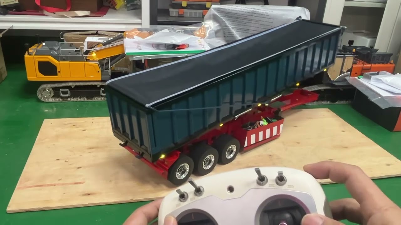 There shouldn’t be many trailers that comes with electric awnings and sound? 😀