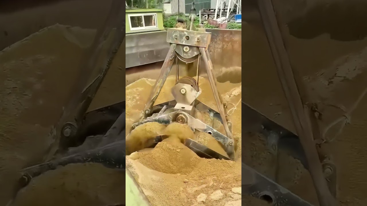 Giant Mechanical Grab Precisely Controls Sand Pile, Industrial Power Shocks!
