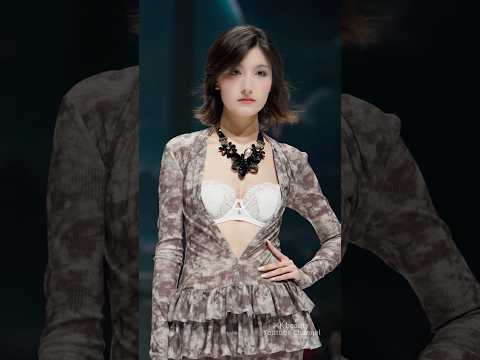 加入會員觀看完整視頻 SIUF深圳内衣展開幕式 熱依 01 内衣秀 lingerie show #model #catwalktour #beauty #fashion #siuf