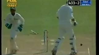 Sachin Tendulkar blows away Stephen Fleming's stumps