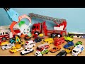 【おもちゃ】このくるまは何色?色当てゲーム!トミカ★はたらくくるま・パトカー・ショベルカー・救急車・消防車★乗り物いっぱい 子供向け★ Tomica Cars,Plarail