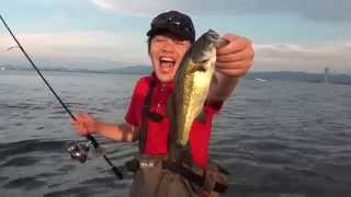 真夏の琵琶湖で爆釣！！バスのサマーパターンとは！？
