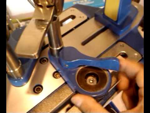 Adjusting Clamp Base on Eagnas Combo 910 - YouTube