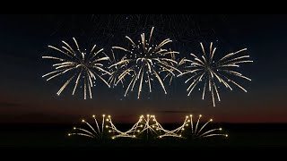 Finale 3D | Suite from The Polar Express - Alan Silvestri | Pyromusical Fireworks Display #2 screenshot 5