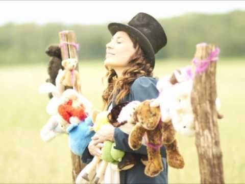 Putar Le dimanche - Zazie