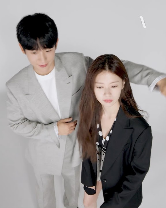 Loving this real, bickering chemistry #JungHaein #JungSomin #NetflixPhotobooth #LoveNextDoor