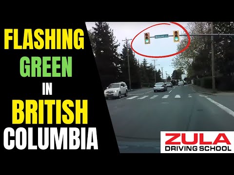 What is difference between green light and flashing green light?