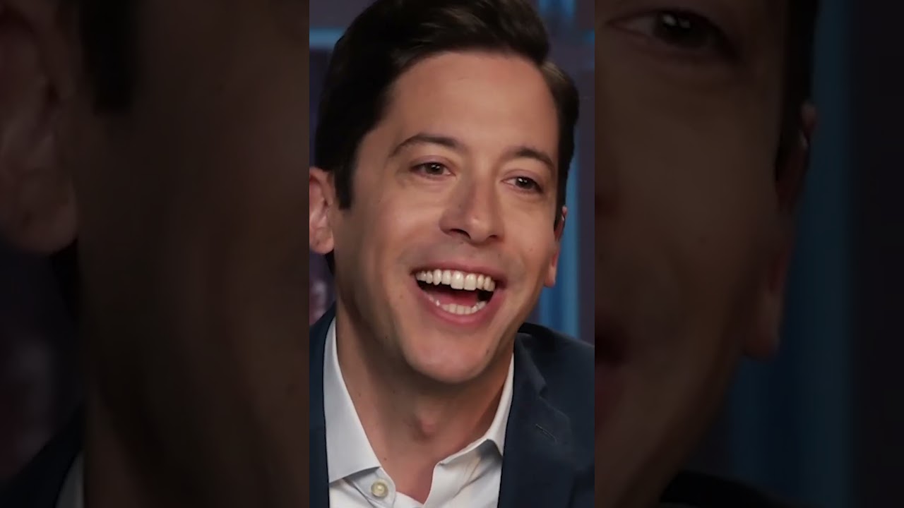 Cuban Migrants Fly to Florida on Hang Glider