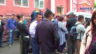 Өмүрбек Текебаев менен Дүйшөнкул Чотоновдун соттук отуруму 8-июнга жылдырылды