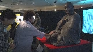 “触れる”空海展始まる ３Ｄ技術で陶製レプリカ復元