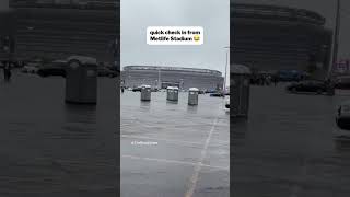 It may be difficult to throw the ball at MetLife today 😂
