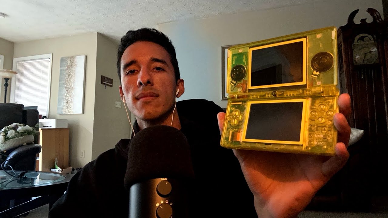 ASMR DS LITE GAMEPLAY for sleep 🕹️🎧 Whispers and showing you my Nintendo games :)