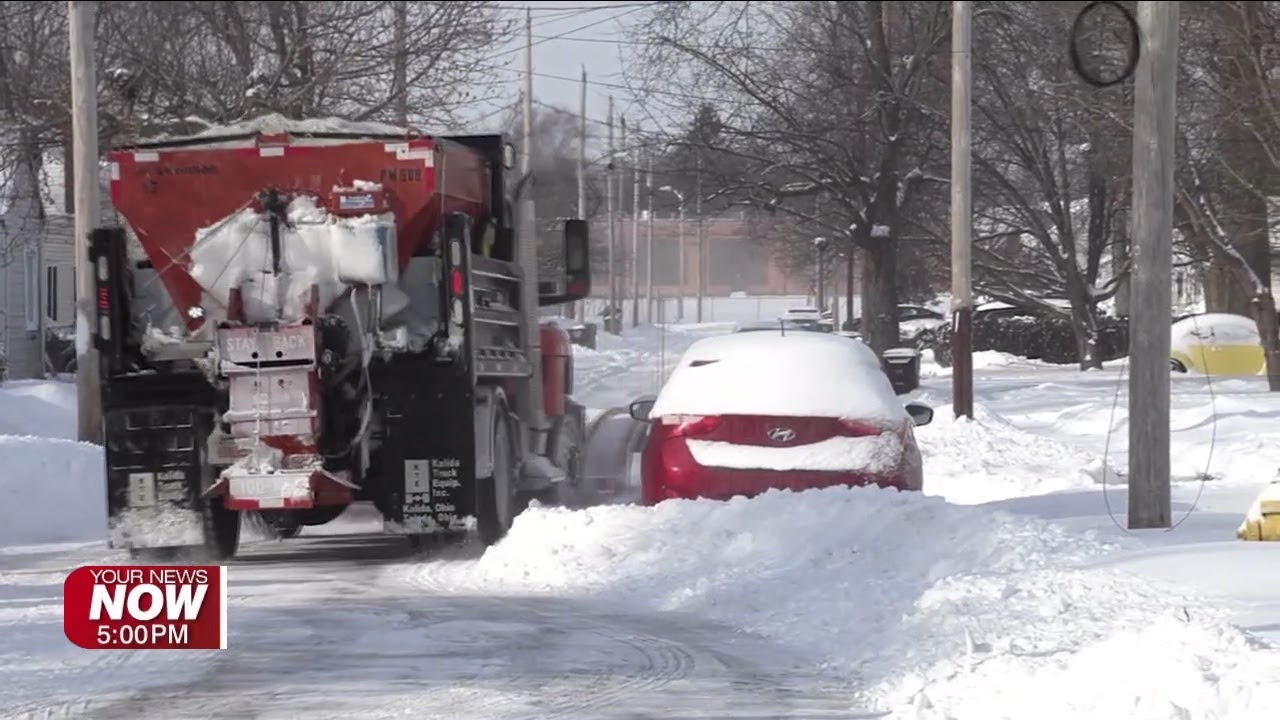 Lima street crews work around the clock to clear heavy snow