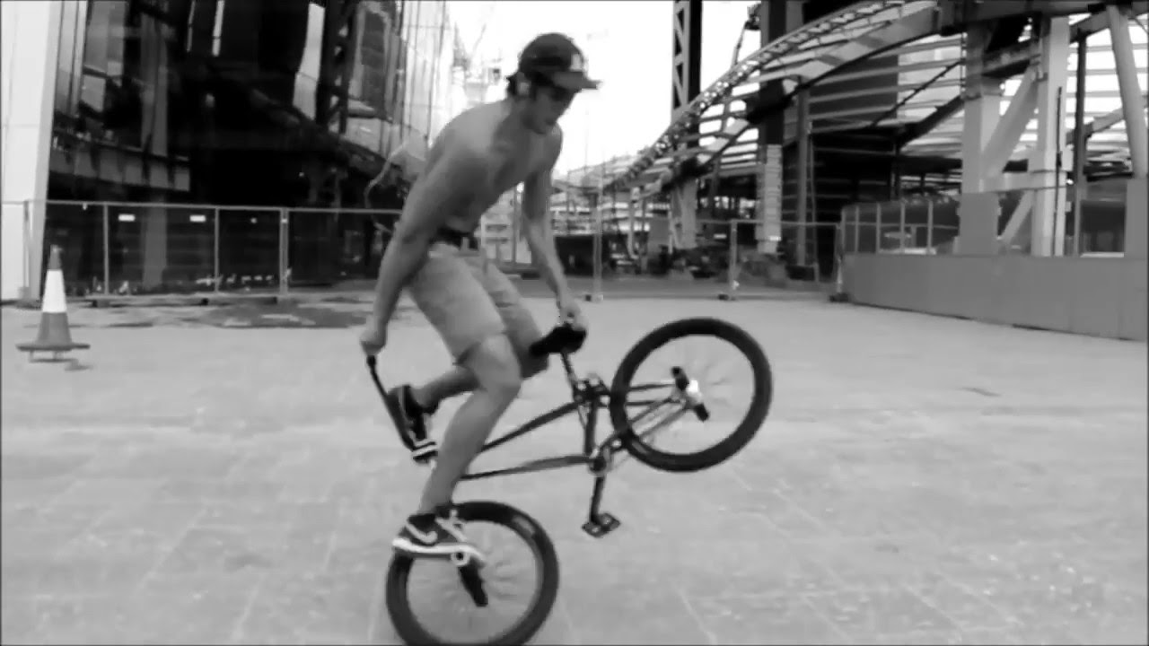 Urban BMX Show boeken voor uw opening? Zie link in beschrijving YouTube