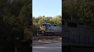 MEC C40-8 #7561 and it's Nathan K5H Horn at Cross Rd! 9/28/2017 #shorts