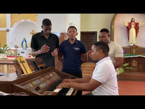 UTAPENDA VIJANA WALIVYOIMBA KWA UTULIVU MKUBWA UWE KWANGU UWE MWAMBA WA NGUVU 