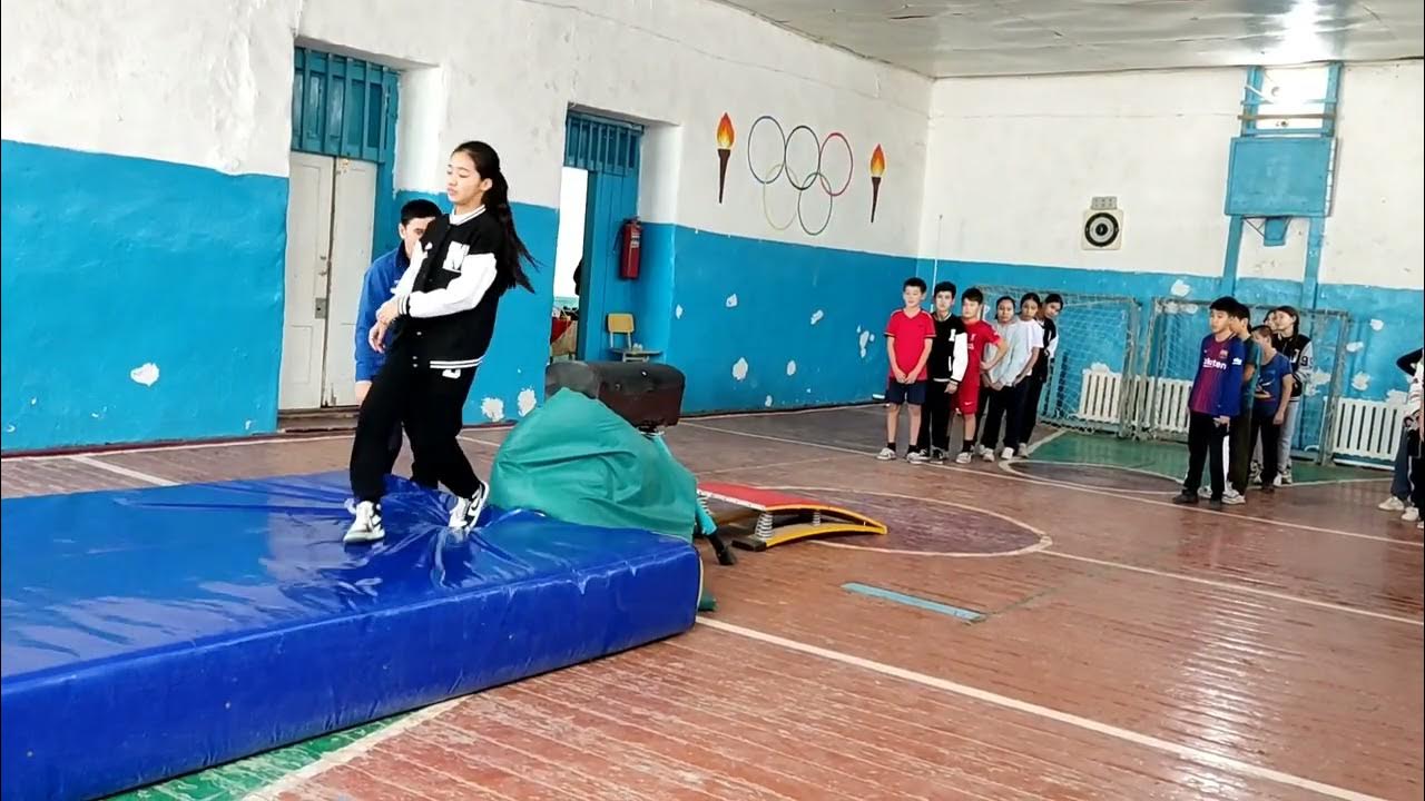 Менструация алдында жыныстық қатынас кезінде оң жақта ауырсыну