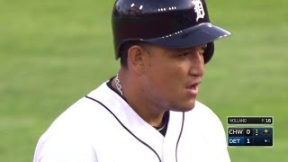 CWS@DET: Miggy drives in Castellanos with double