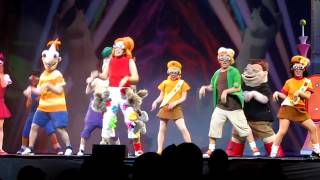 PHINEAS AND FERB LIVE: SQUIRRELS  IN MY PANTS SONG (SIMP SONG)