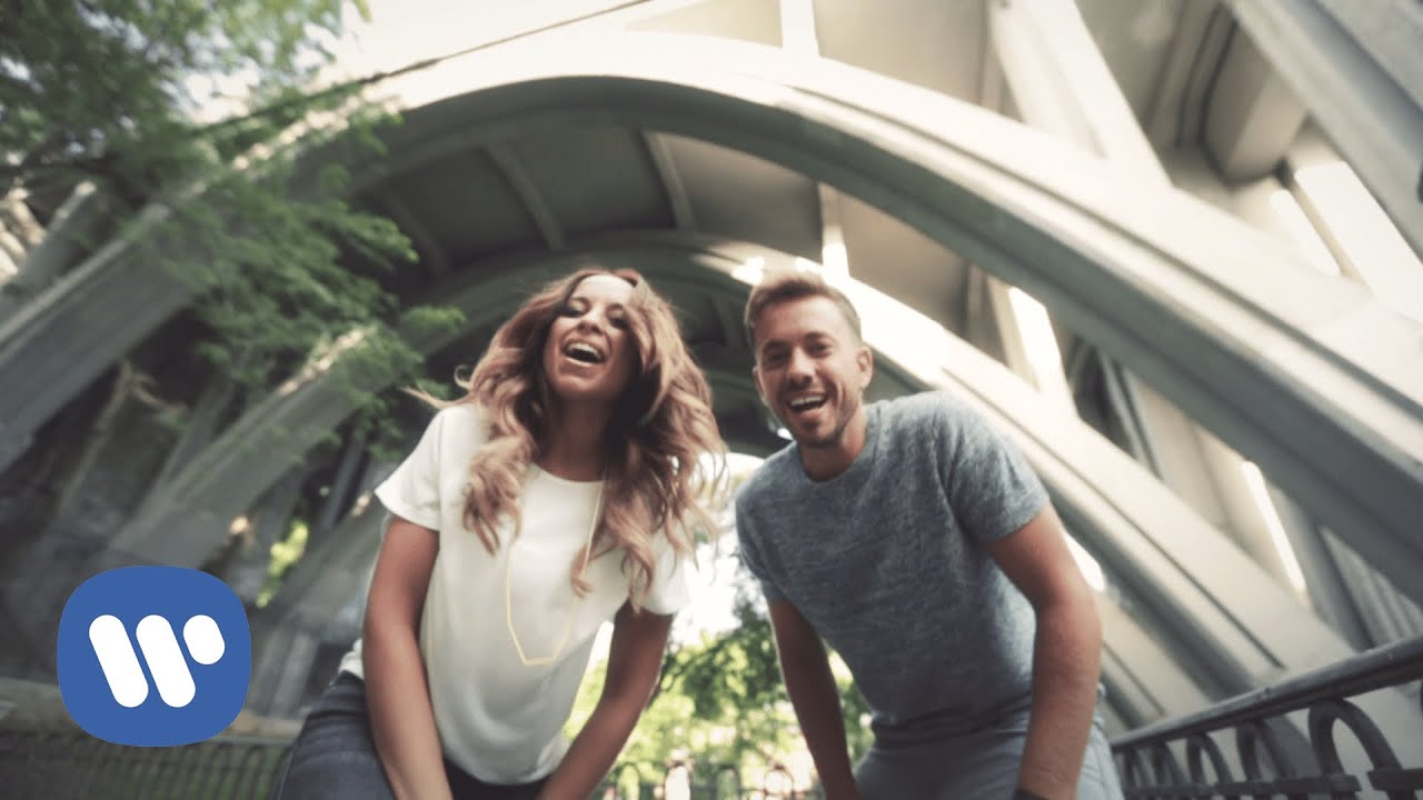 Kiko & Shara - Perro que ladra no muerde (Videoclip Oficial)