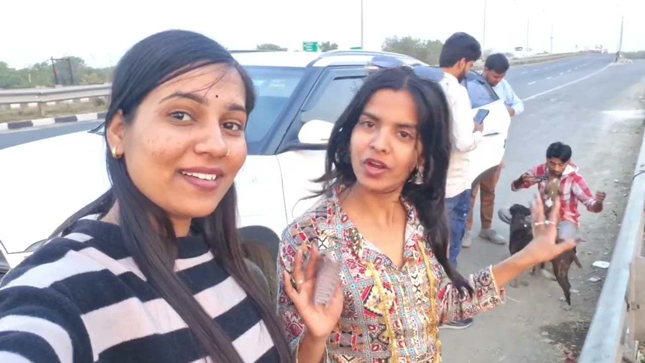 आशीष और पूरी टीम गयी वृंदावन धाम 😍देखिए फुल vlog by tanu tiwariji || Vrindawan vlog || Day - 1 😁