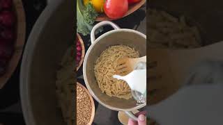 Gal Gadot Cocinando Macarrones De Queso
