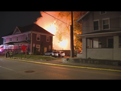 3 homes damaged in fire on Indy's near north side - YouTube