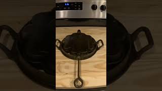 Bringing a Vintage VOSS Heart Waffle Maker Back to Life #castiron #shorts