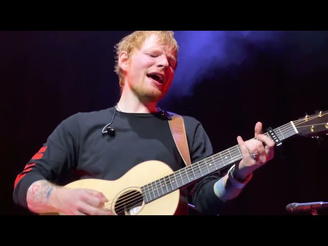 Ed Sheeran - Photograph + a cappella ( @ Alexandra Palace 01.04.2022 ) class=