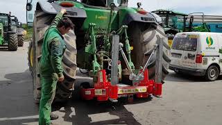Système Auto Levage Trakjak Pour Tracteur Dans Les Ateliers Sofimat