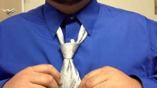Hood tutorial on how to get the perfect half windsor knot for all my
people trying job ready. enjoy, rate & comment
