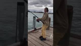 BUSSELTON JETTY GIRLS BIG CATCH #fyp #girl #women #catch #release