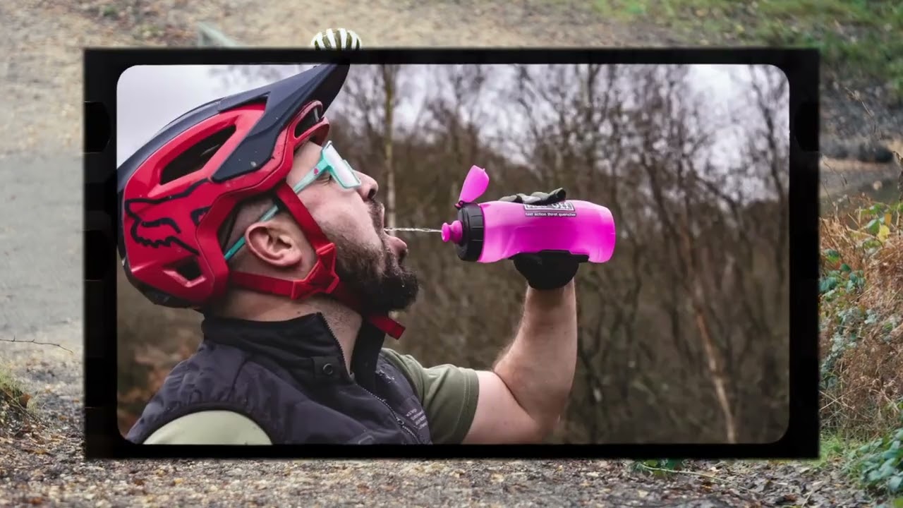 Muc-Off x Fidlock Twist Bottle 590ml - Smoked + Bike Base | Muc
