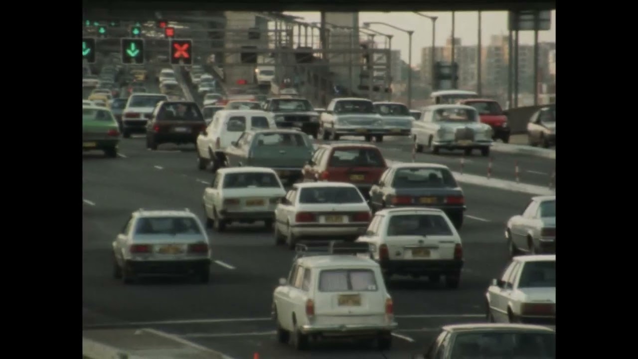 Sydney Harbour Bridge Traffic (1986) (no sound)