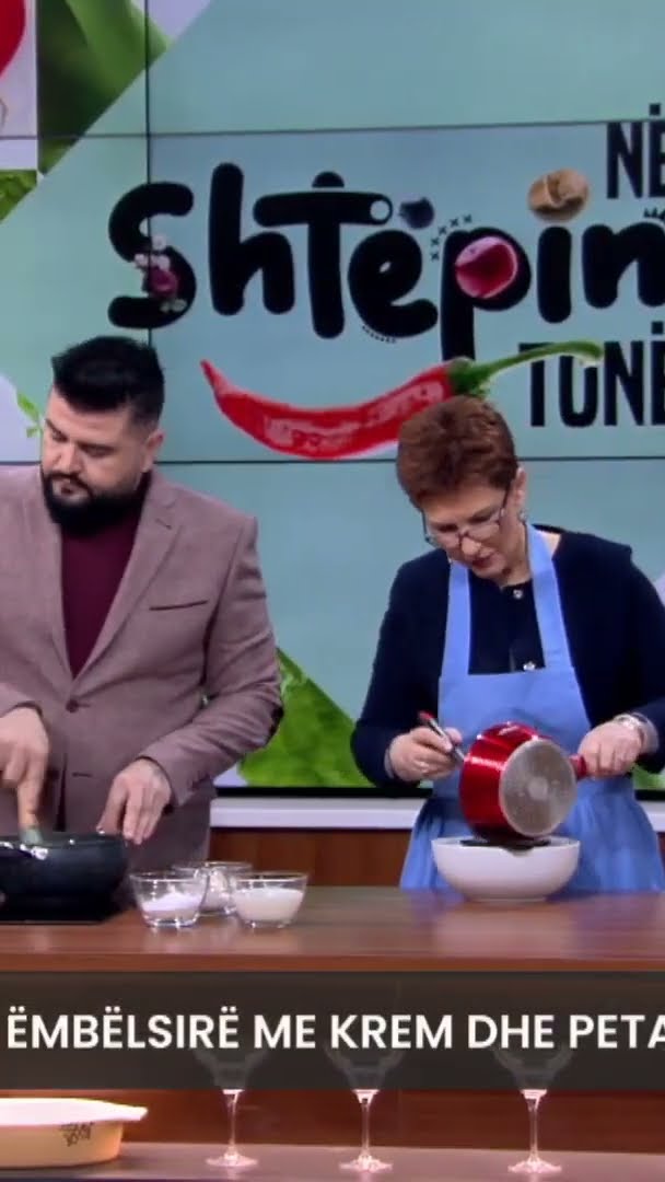 Ëmbëlsirë me krem dhe peta - Në Shtëpinë Tonë