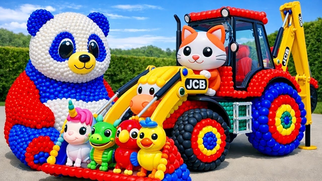 The mascot vibrato assistant panda placed on the football field is popular, co-produced and creative