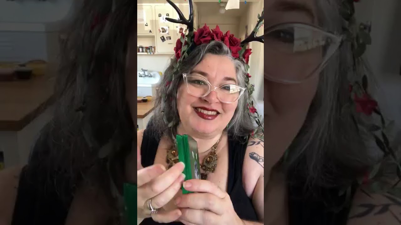 Seasons of the Witch: Yule Oracle (deck review and collective reading)