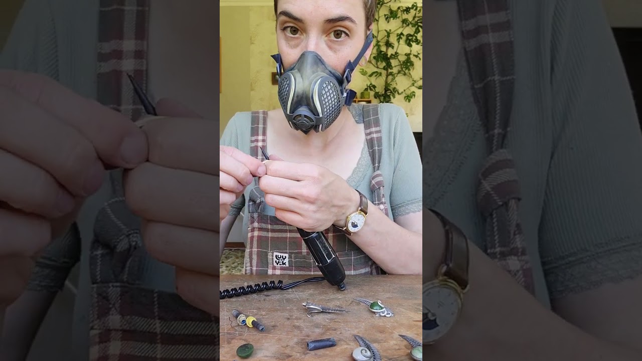 🌿 Carving with Maddy | ✨ PT.12 ✨ | Sanding a Silver Fern